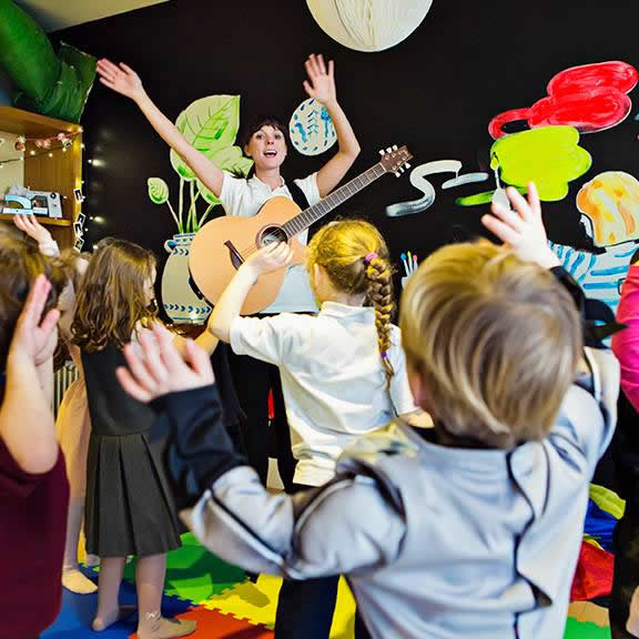 Kids Drama, Music, Dance Classes & Parties – Lucy Sparkles & Friends