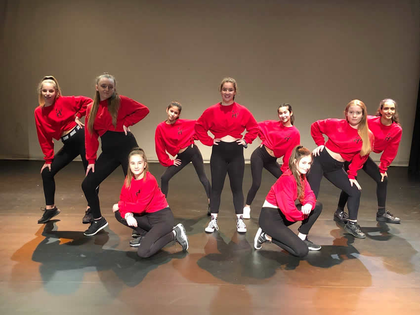 Holly’s School of Dance Weybridge Elmbridge - Girls on Stage