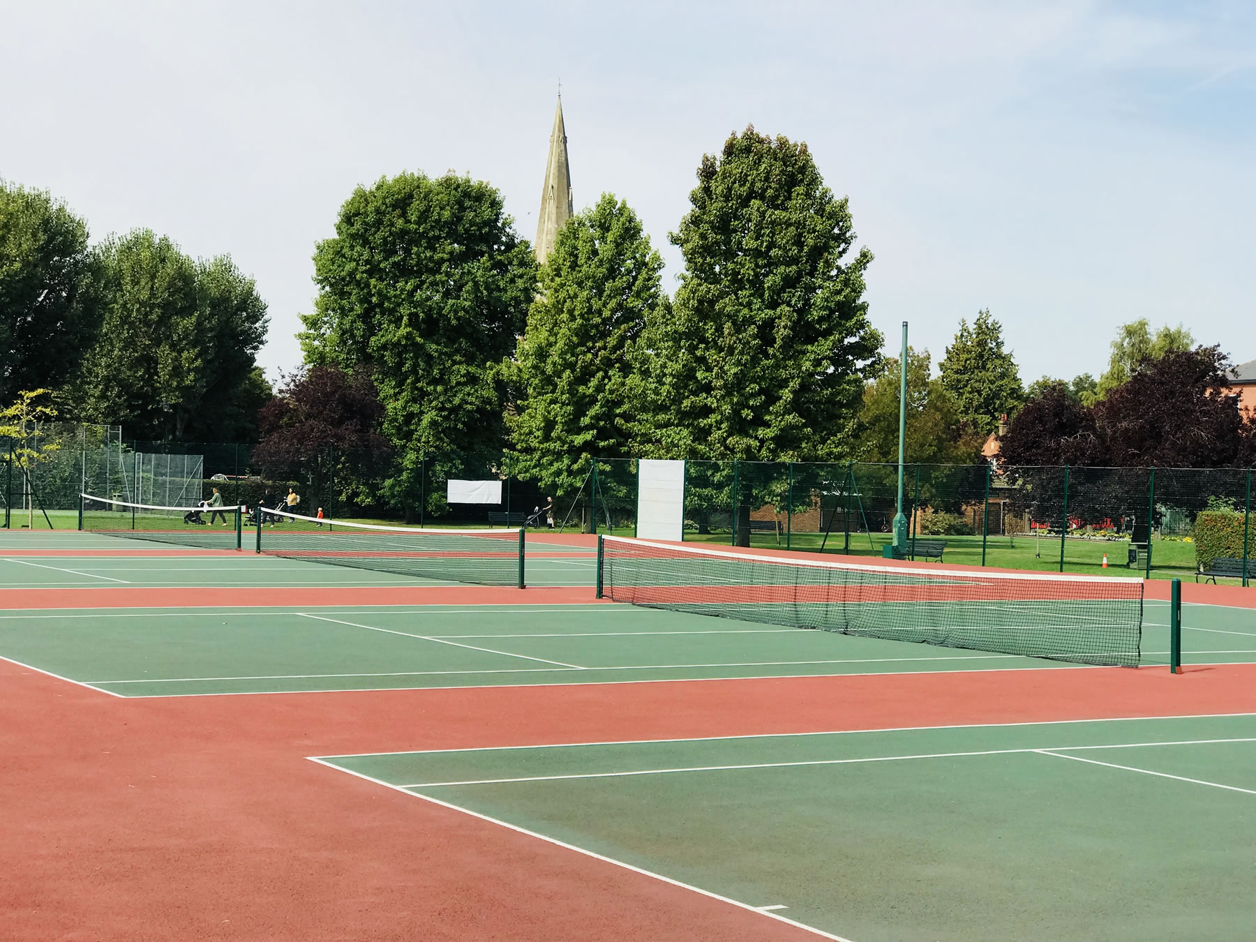 Tennis lessons in Weybridge for children 4 years and older
