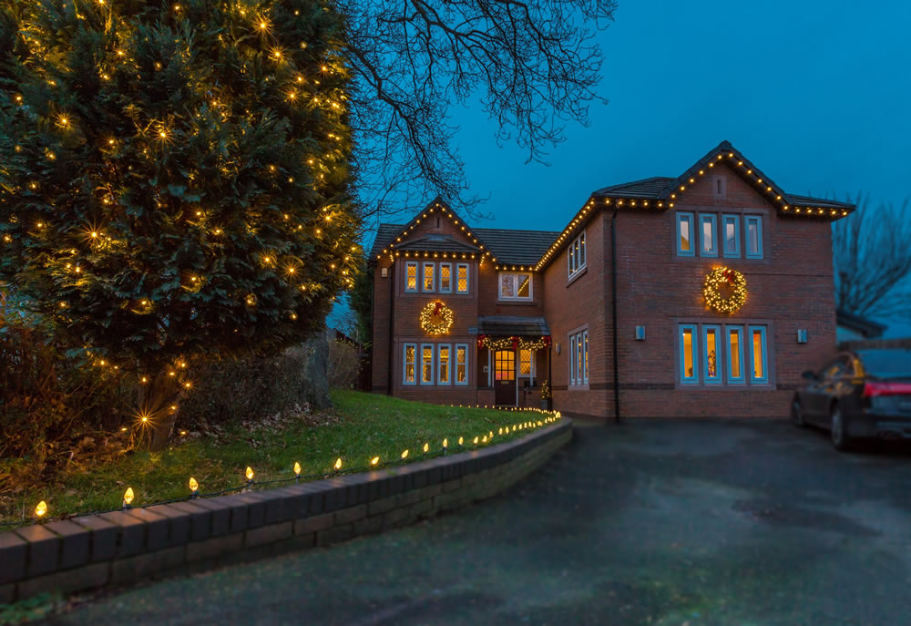 Christmas Lighting - Professional Xmas Decortating Services for Weybridge Surrey Homes
