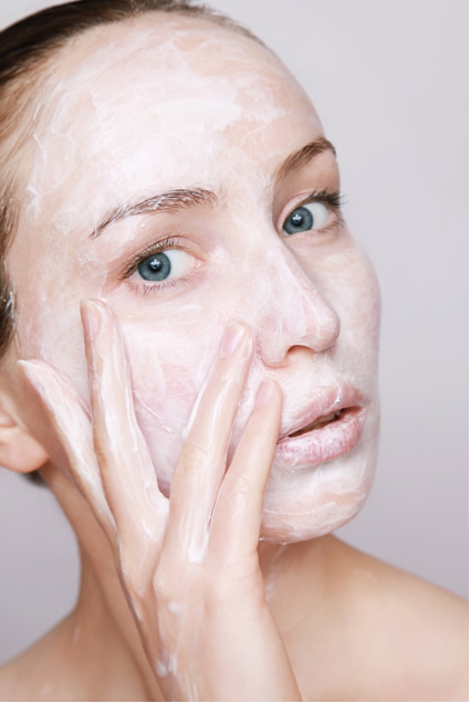 Navigating Flawless Skin - How Best to Choose a Skincare Clinic for Your Needs in Weybridge