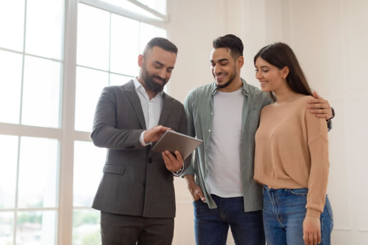Estate Agent selling property