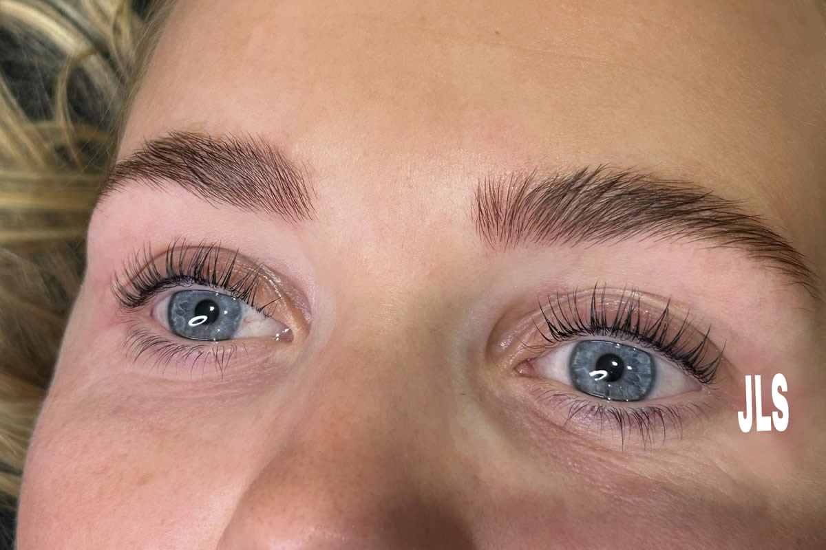 Julie Lashes - Eyelash Services Surrey - Landscape